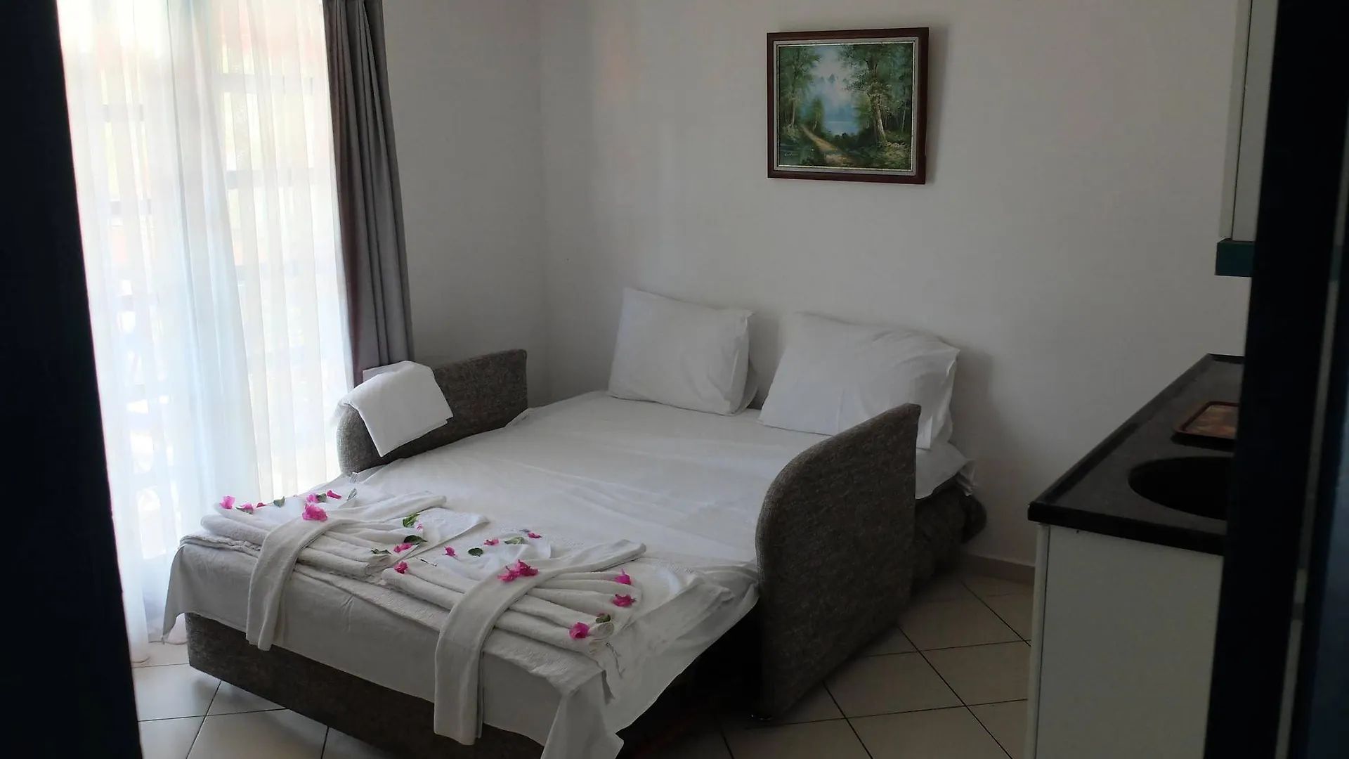 Otel Mitos Apartments İçmeler