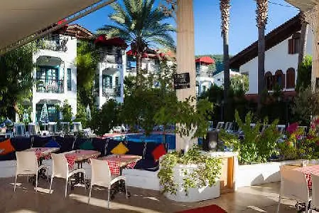 Otel Mitos Apartments İçmeler